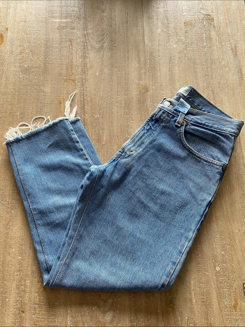 Levi's 550 Relaxed Fit Light Blue Denim Jeans - Classic Blue Wash